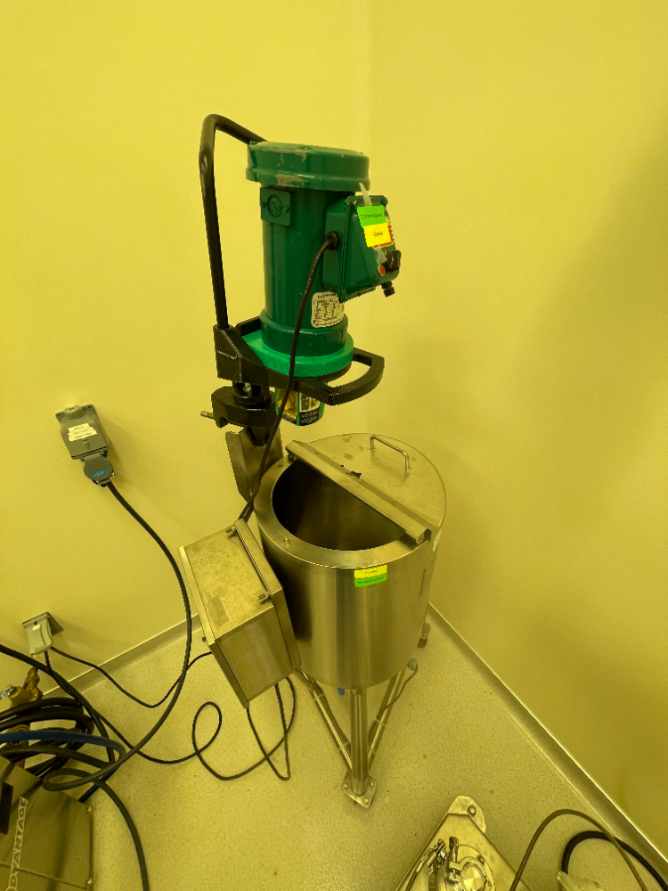 Image of Lightnin Mixer with Highland 10 Gallon Tank and Advantage Sentra Chiller